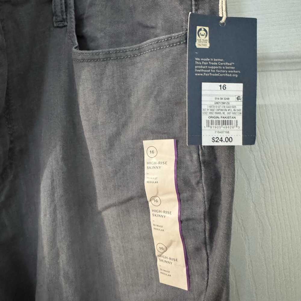 Size 16 High Rise Target Universal Thread - Picture 2 of 2